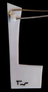 how it looks with necklace